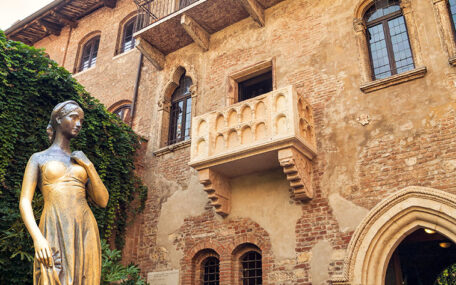 Juliet's house balcony in Verona