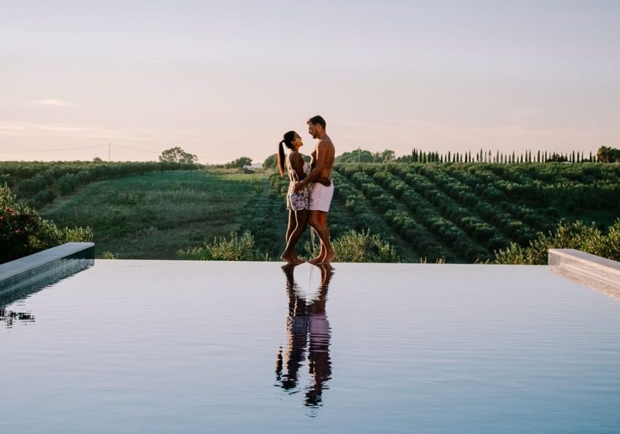 honeymoon-couple